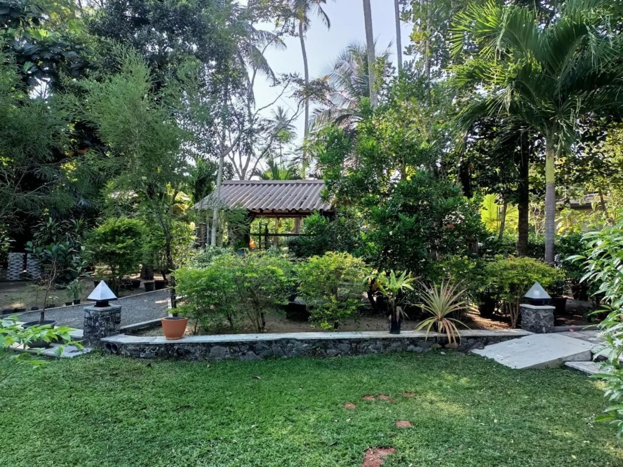 Avalon Village Resort Induruwa Dış mekan fotoğraf
