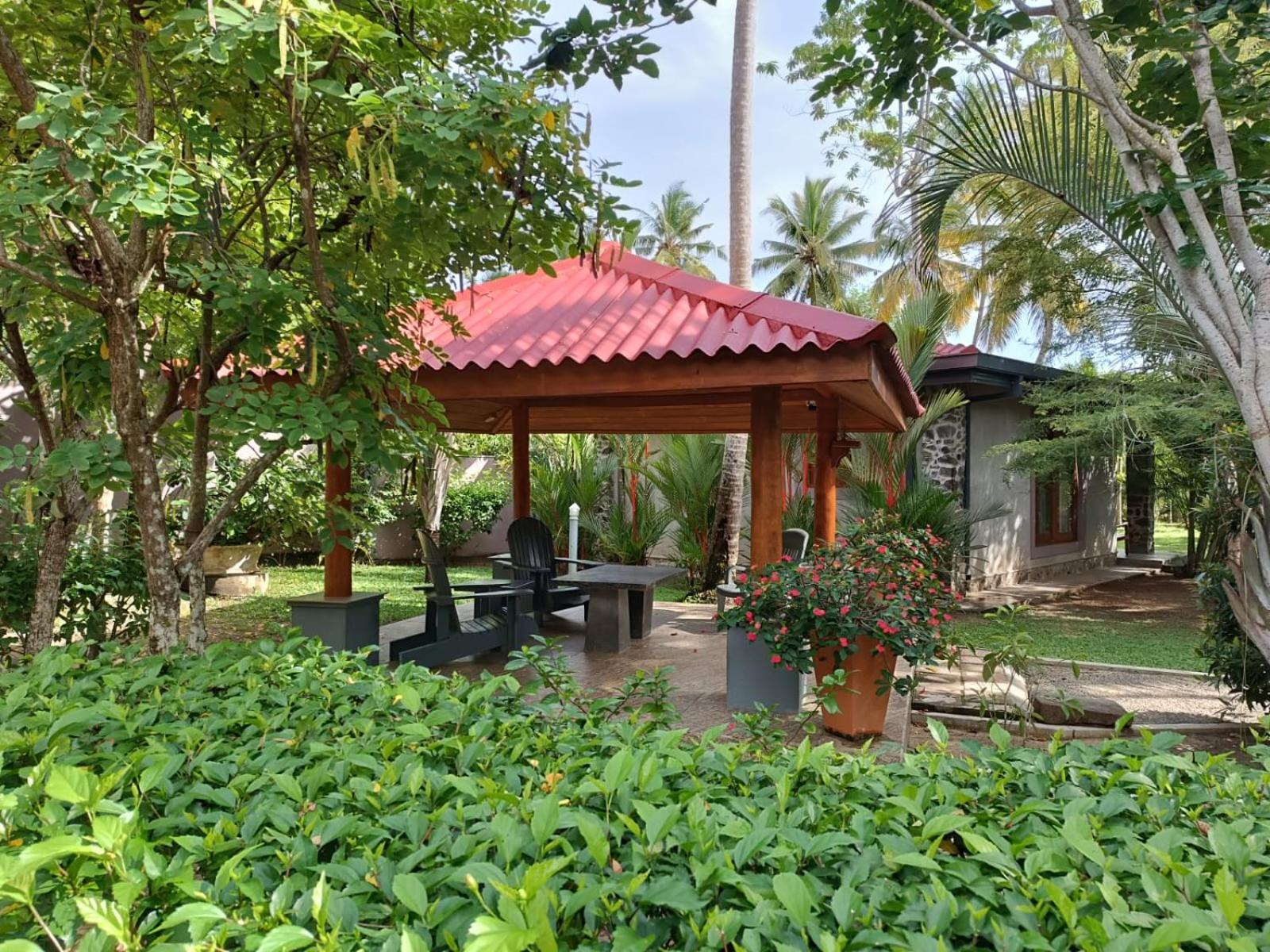 Avalon Village Resort Induruwa Dış mekan fotoğraf