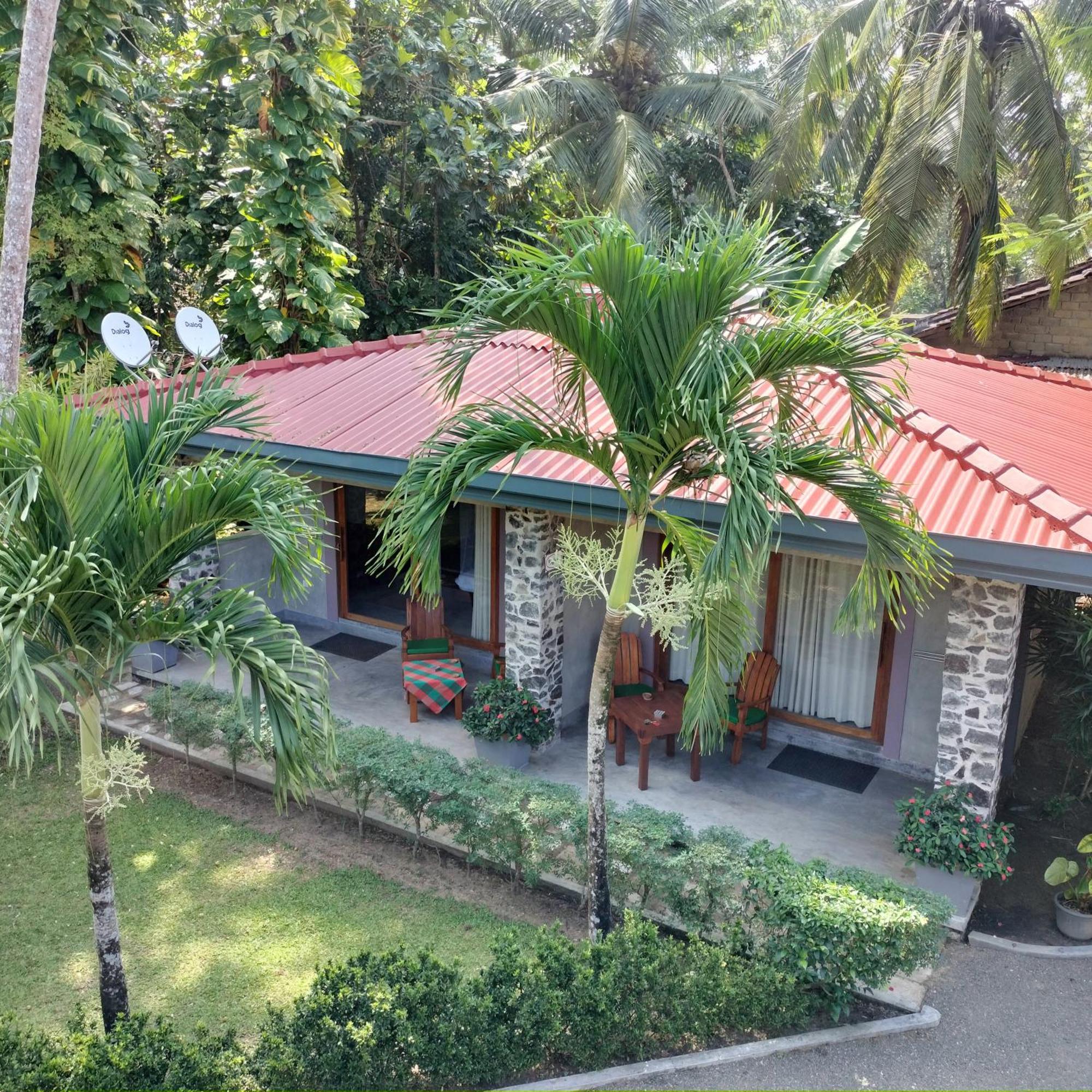 Avalon Village Resort Induruwa Dış mekan fotoğraf