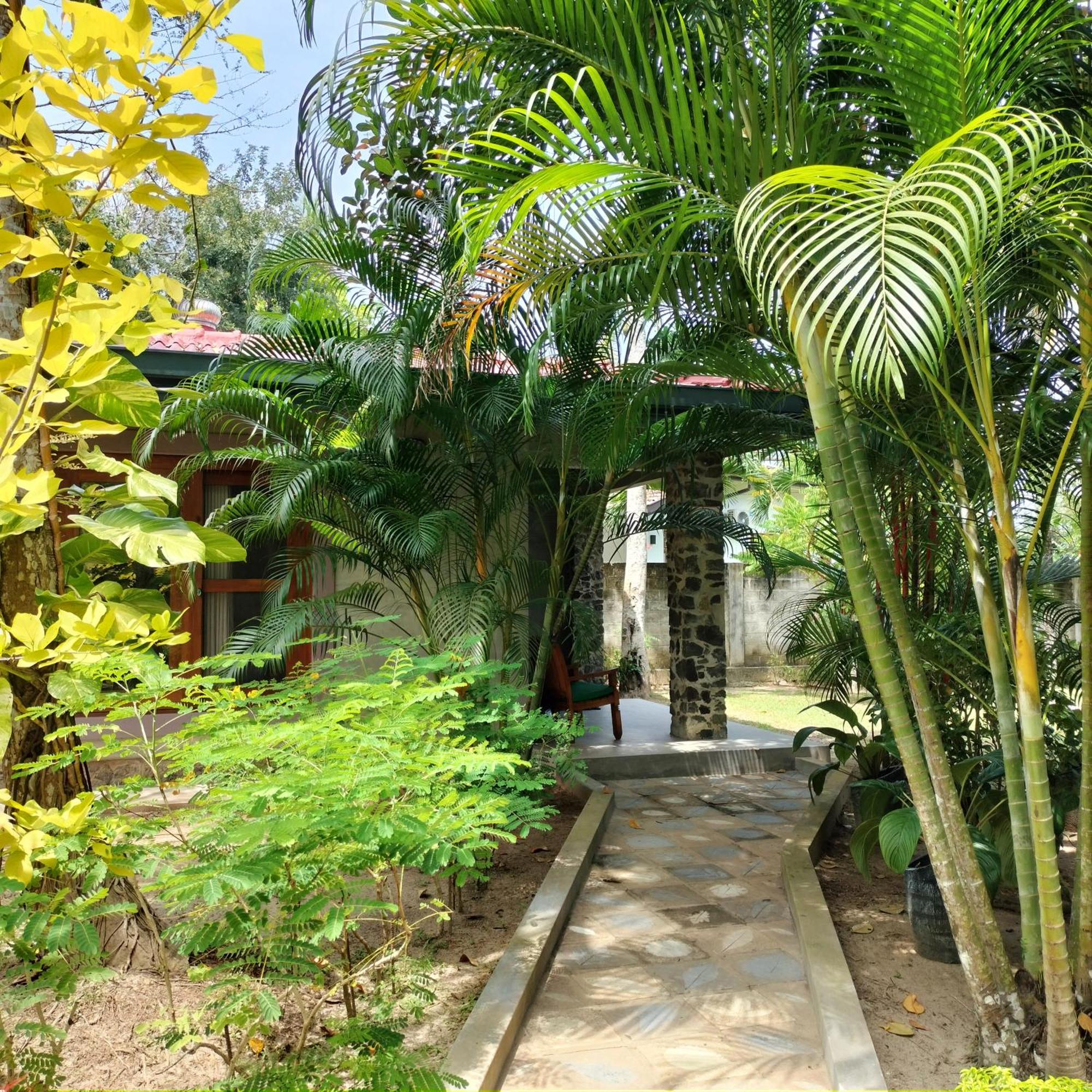 Avalon Village Resort Induruwa Dış mekan fotoğraf