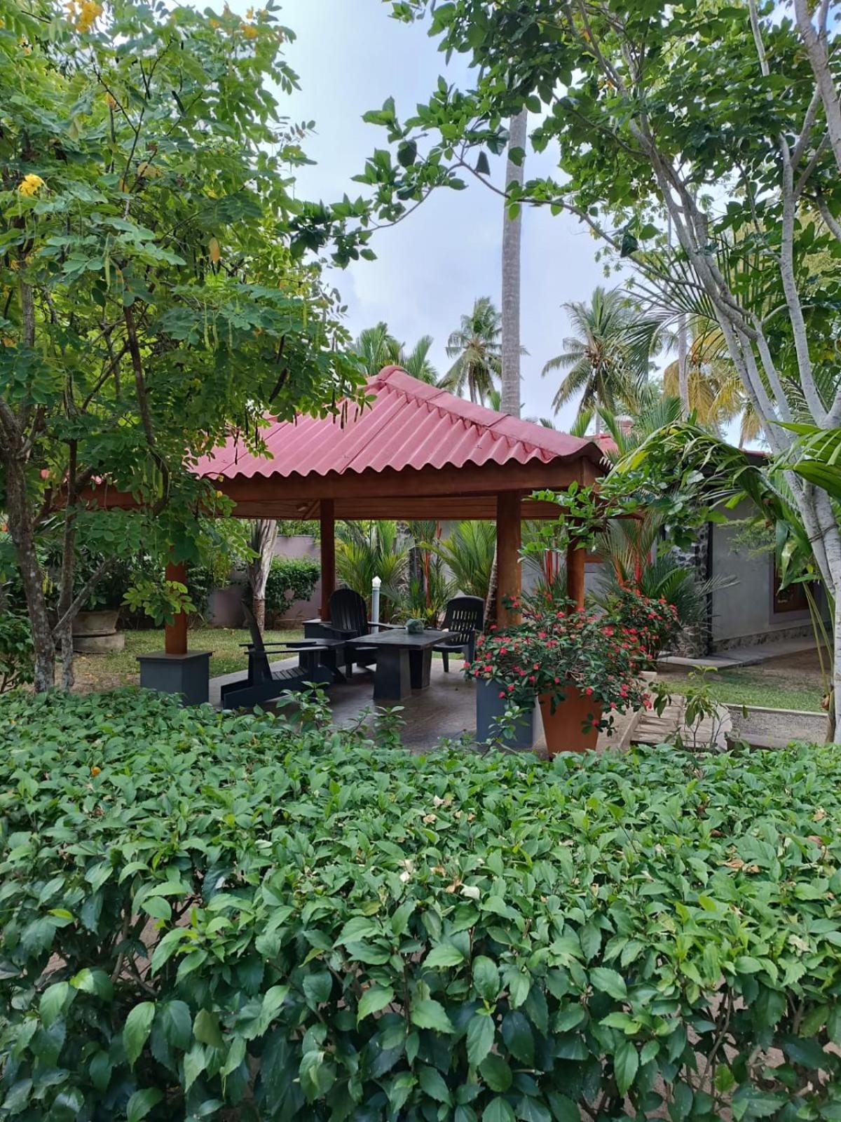 Avalon Village Resort Induruwa Dış mekan fotoğraf